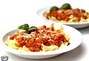 1 bowl (225 g) Ziti Bolognese