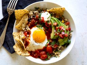 1 bowl (241 g) Huevos Rancheros