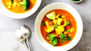 1 bowl (261 g) Thai Yellow Curry Veggie Bowl