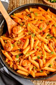 1 bowl (283 g) New Orleans Style Zesty French Quarter Style Pasta Bake