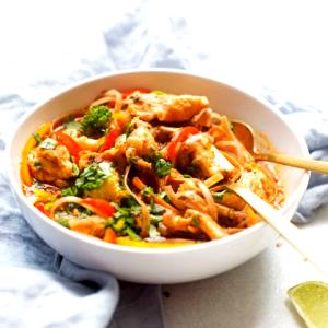 1 bowl (284 g) Chicken Panang Curry