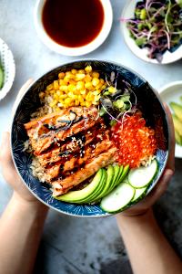 1 bowl (397 g) Grilled Teriyaki Salmon Rice Bowl Brown Rice