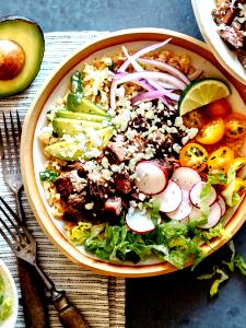 1 bowl (408 g) Carne Asada Burrito Bowl