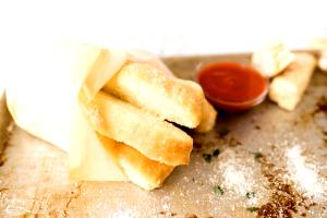 1 breadstick (38 g) Crazy Bread