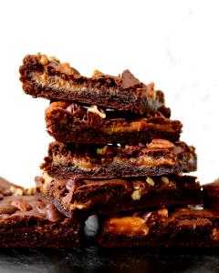 1 brownie (126 g) Creamy Caramel Brownie