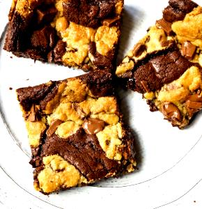 1 brownie (25 g) Brownie Chocolate Chip Cookie