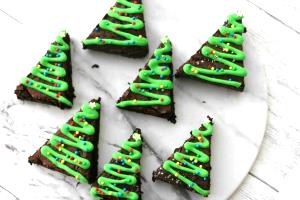1 brownie (45 g) Christmas Tree Brownies