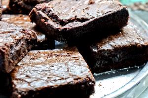 1 brownie (53 g) Seashell Brownie