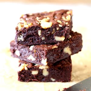 1 brownie (85 g) Iced Walnut Brownie