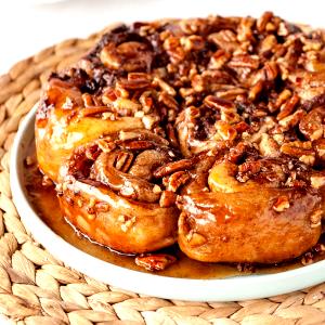 1 bun (117 g) Sticky Buns
