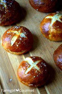 1 bun (77 g) Pretzel Slider Buns