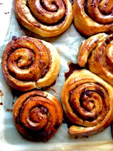 1 bun (85 g) Cinnamon Swirl Buns