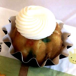 1 bundtini (57 g) Confetti Bundtini