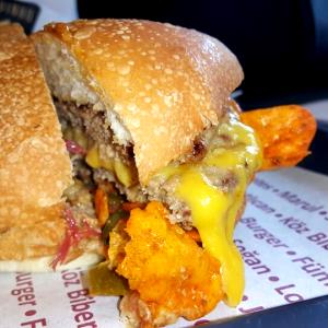 1 burger (200 g) Baconzilla (No Bun)