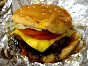 1 burger (204 g) Little Bacon Cheeseburger