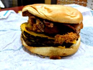 1 burger (208 g) BBQ Bacon Double Cheeseburger