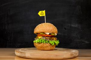 1 burger (213 g) Cheeseburger