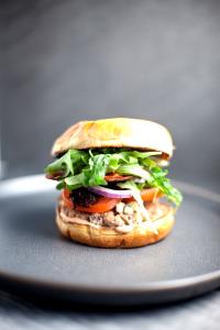1 burger (242 g) Fresno Fig Burger