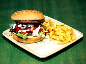 1 burger (65 g) Krystal Burger