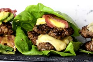 1 burger Bacon Cheeseburger (No Bun)