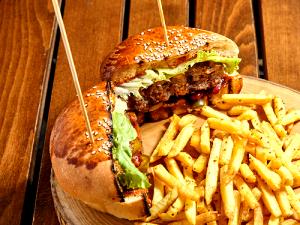 1 burger Black Angus Double Cheeseburger