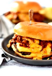 1 Burger Chili Cheeseburger