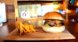 1 burger El Guapo Turkey Burger
