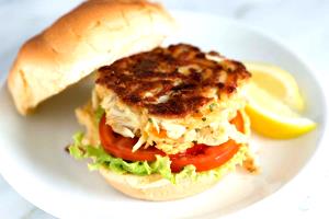 1 cake (113 g) Crab Cakes