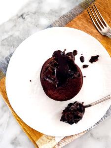 1 cake (142 g) Chocolate Molten Cake