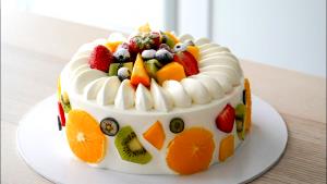 1 Cake (3" Dia) With Fruit Shortcake Sponge with Fruit
