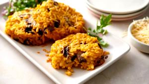 1 cake (3 oz) Roasted Mushroom Risotto Cakes