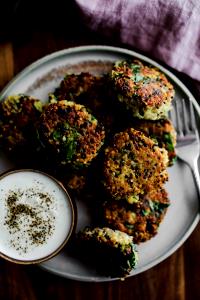 1 cake (43 g) Baked Spinach Quinoa Cakes