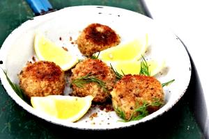 1 cake (82 g) Deviled Crab Cakes