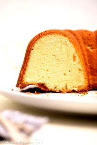 1 cake (99 g) Cream Cheese Pound Cake