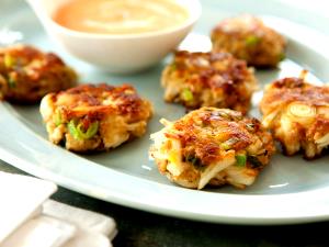 1 Cake Coral Reed Mini Crab Cake With Sauce