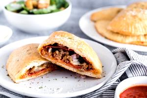 1 calzone Meat Calzone