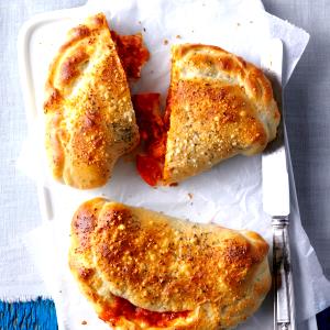 1 calzone Pepperoni Calzone