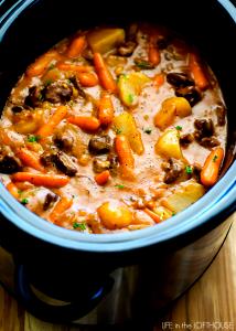 1 Can (24 Oz) Beef Stew with Potatoes and Vegetables (Including Carrots, Broccoli, and/or Dark-Green Leafy) in Tomato-Based Sauce