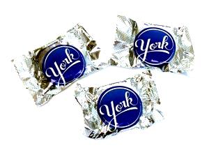 1 candy York Peppermint Pattie (Mini Size)