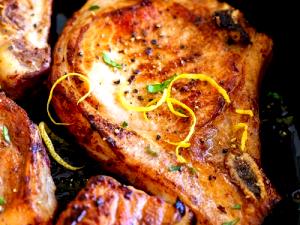 1 chop (112 g) Lemon Pepper Pork Chops