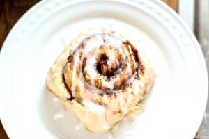 1 Cinnamon Roll
