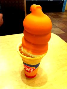 1 cone (220 g) Dipped Butterscotch Cone (Medium)