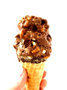 1 cone (42 g) Double Caramel Swirl Ice Cream Cone