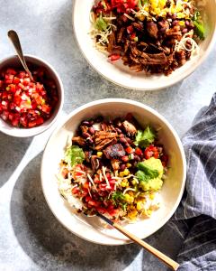 1 container (11 oz) Carnitas Burrito Bowl