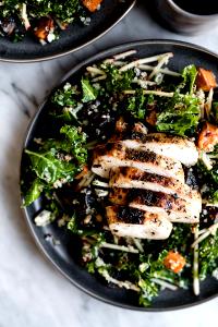 1 container (179 g) Kale Harvest Salad with Chicken