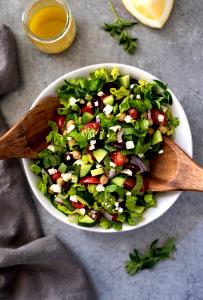1 container (198 g) Greek Chopped Salad