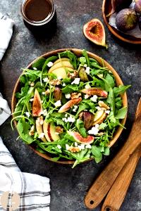 1 container (227 g) Goat Cheese, Walnut & Red Pepper Salad