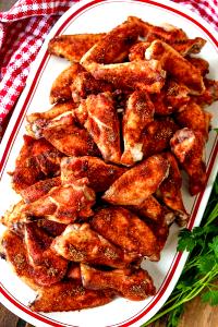 1 container (238 g) Chicken Wings with BBQ Rub