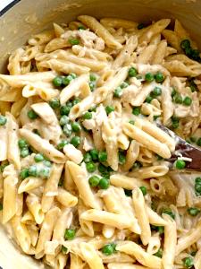 1 container (241 g) Alfredo Pasta with Chicken & Broccoli