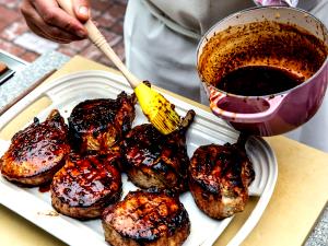 1 container (241 g) Citrus Barbeque Glazed Pork